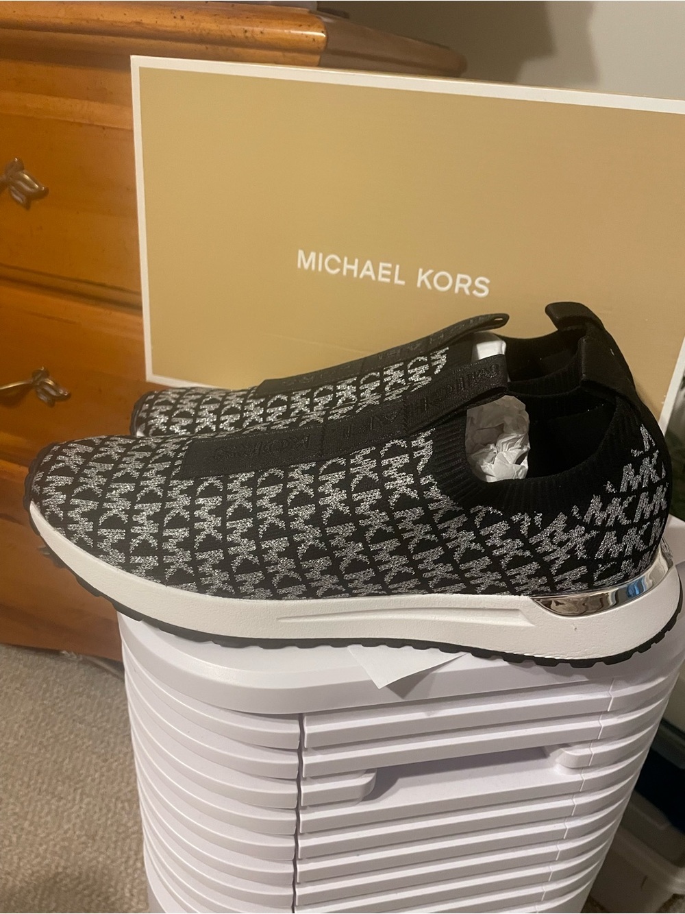 Michael Kors slip on’s size 9M, NWT